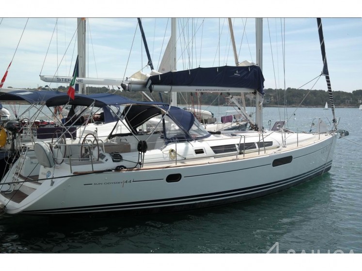 Sun Odyssey 44i - Yacht Charter Sailica