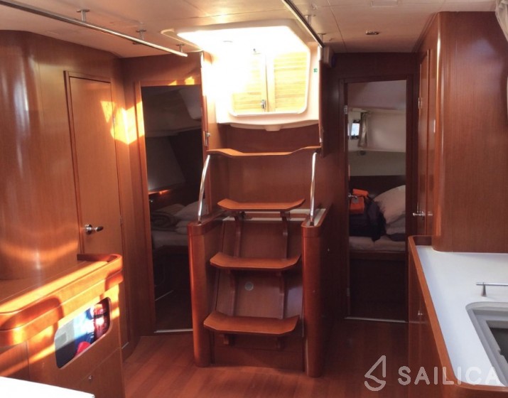 Oceanis 46 - Yacht Charter Sailica
