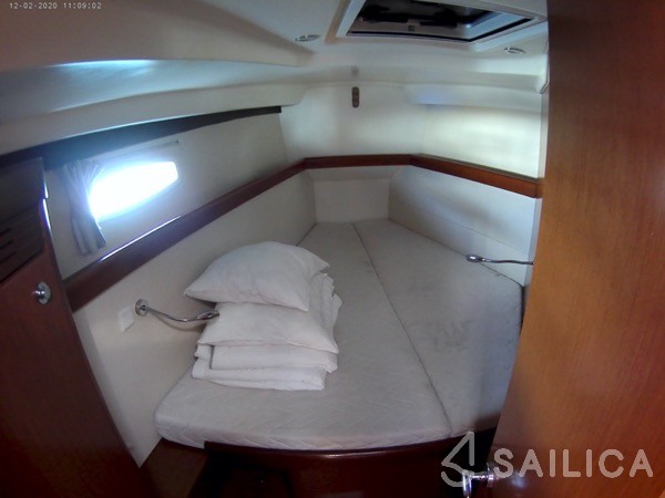 Oceanis 46 - Yacht Charter Sailica