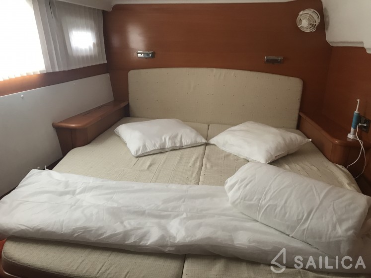 Lagoon 440 - Yacht Charter Sailica