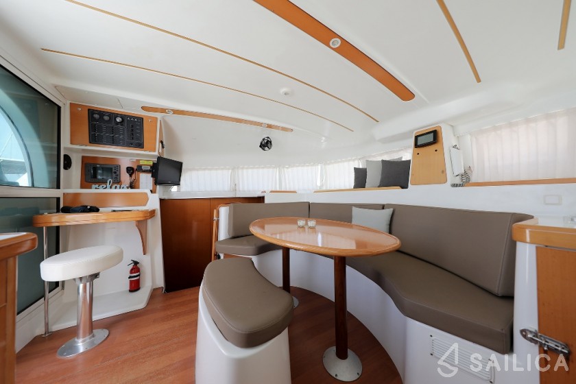 Lagoon 380 S2 - Yacht Charter Sailica