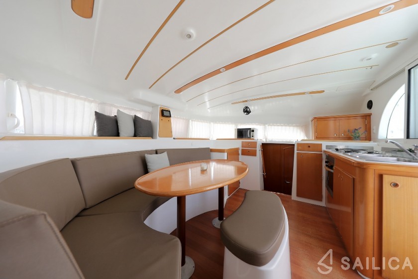 Lagoon 380 S2 - Yacht Charter Sailica