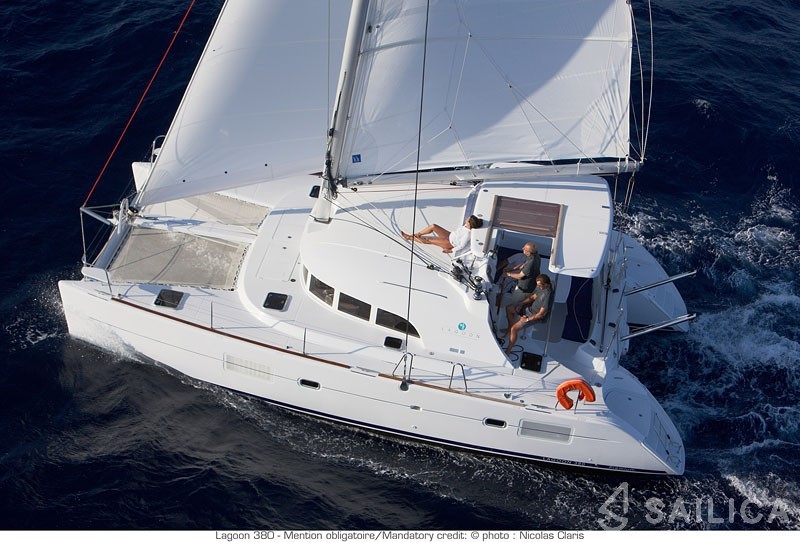Lagoon 380 S2 - Yacht Charter Sailica