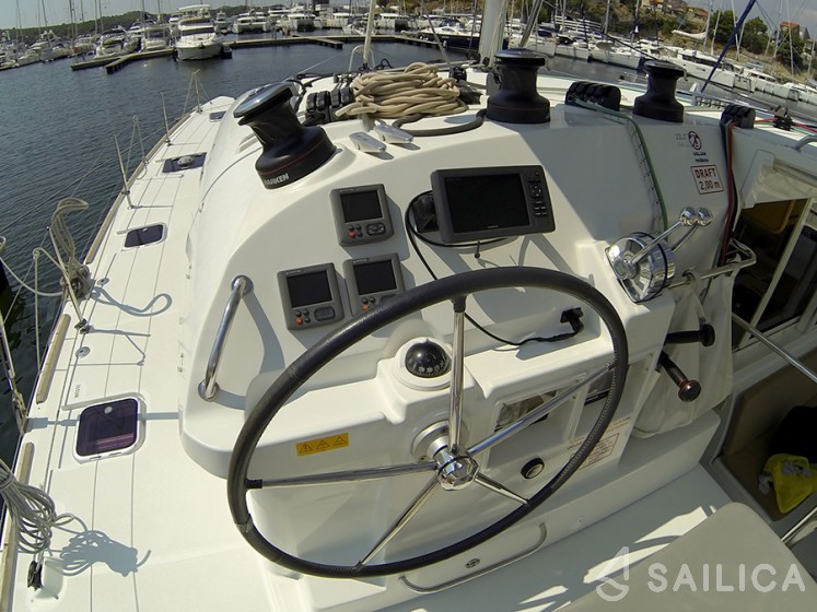 Lagoon 400 - Yacht Charter Sailica
