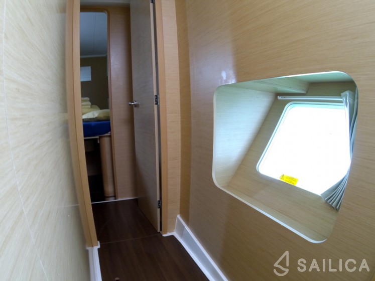 Lagoon 400 - Yacht Charter Sailica