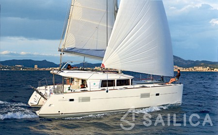 Lagoon 400 - Yacht Charter Sailica