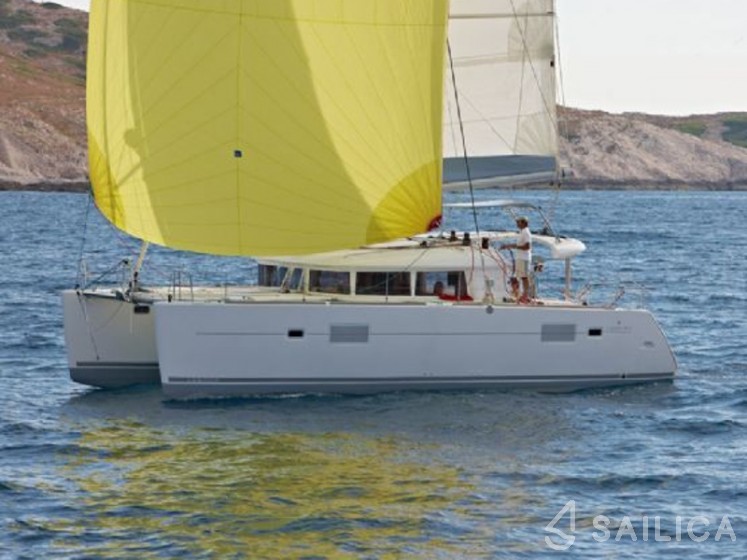 Lagoon 400 - Yacht Charter Sailica