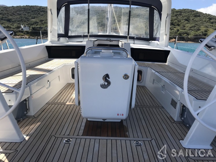Oceanis 51.1 - Yacht Charter Sailica