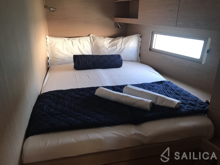 Oceanis 51.1 - Yacht Charter Sailica