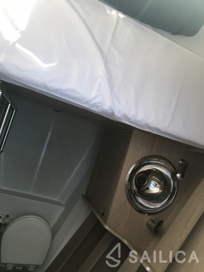 Oceanis 51.1 - Yacht Charter Sailica