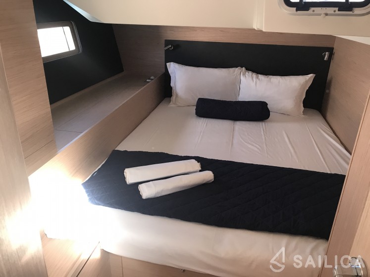 Oceanis 51.1 - Yacht Charter Sailica
