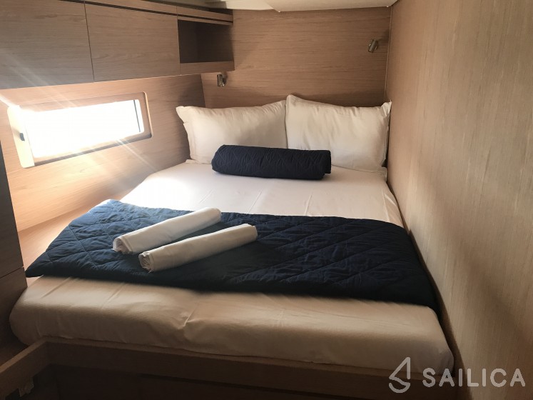 Oceanis 51.1 - Yacht Charter Sailica