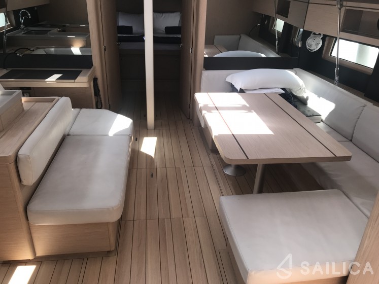 Oceanis 51.1 - Yacht Charter Sailica