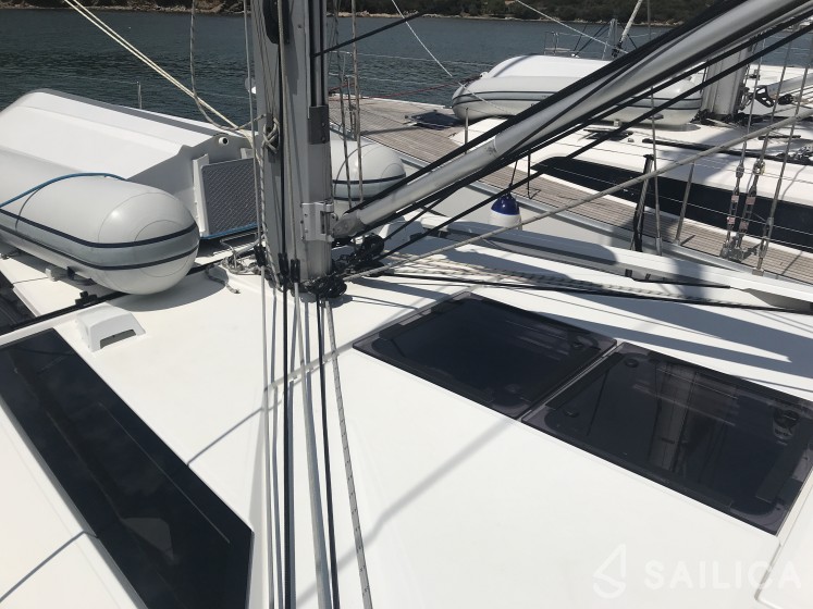 Oceanis 51.1 - Yacht Charter Sailica
