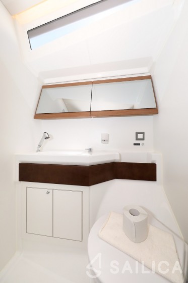 Oceanis 46.1 - Yacht Charter Sailica