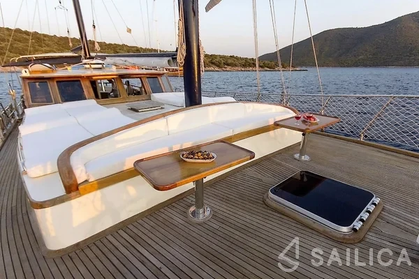 Gulet - Yacht Charter Sailica