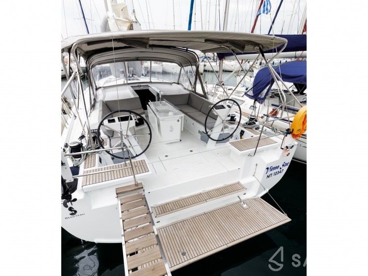Oceanis 51.1 - Yacht Charter Sailica