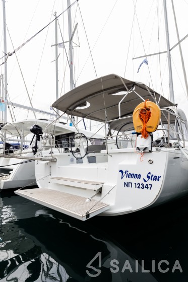 Oceanis 51.1 - Yacht Charter Sailica
