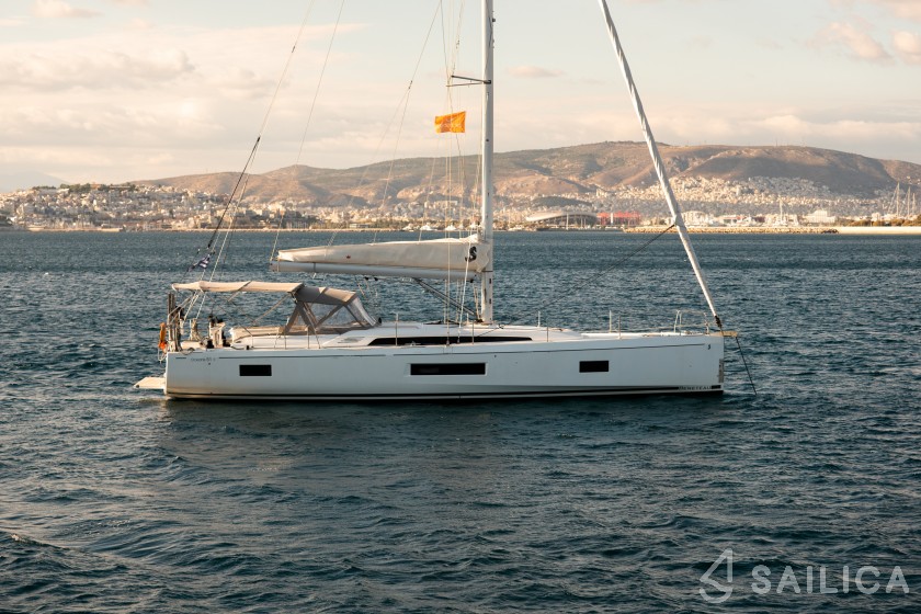 Oceanis 51.1 - Yacht Charter Sailica