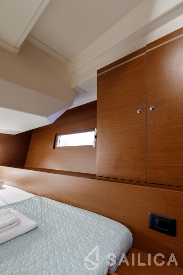 Oceanis 51.1 - Yacht Charter Sailica