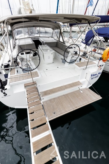 Oceanis 51.1 - Yacht Charter Sailica