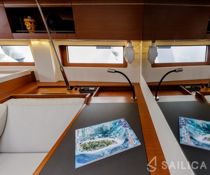 Oceanis 51.1 - Yacht Charter Sailica