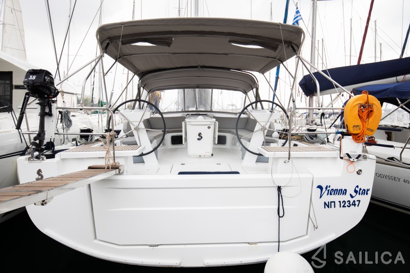 Oceanis 51.1 - Yacht Charter Sailica