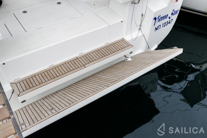Oceanis 51.1 - Yacht Charter Sailica