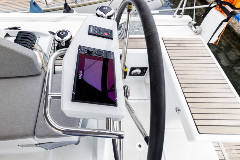 Oceanis 51.1 - Yacht Charter Sailica