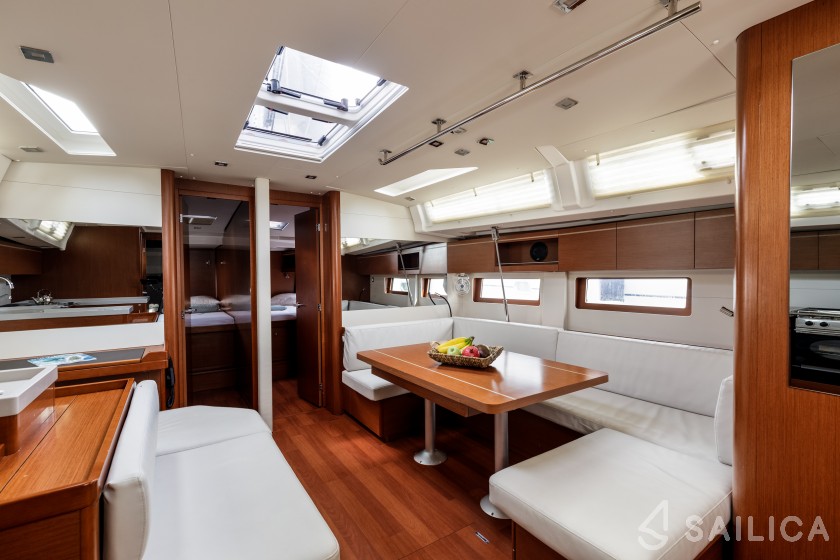 Oceanis 51.1 - Yacht Charter Sailica