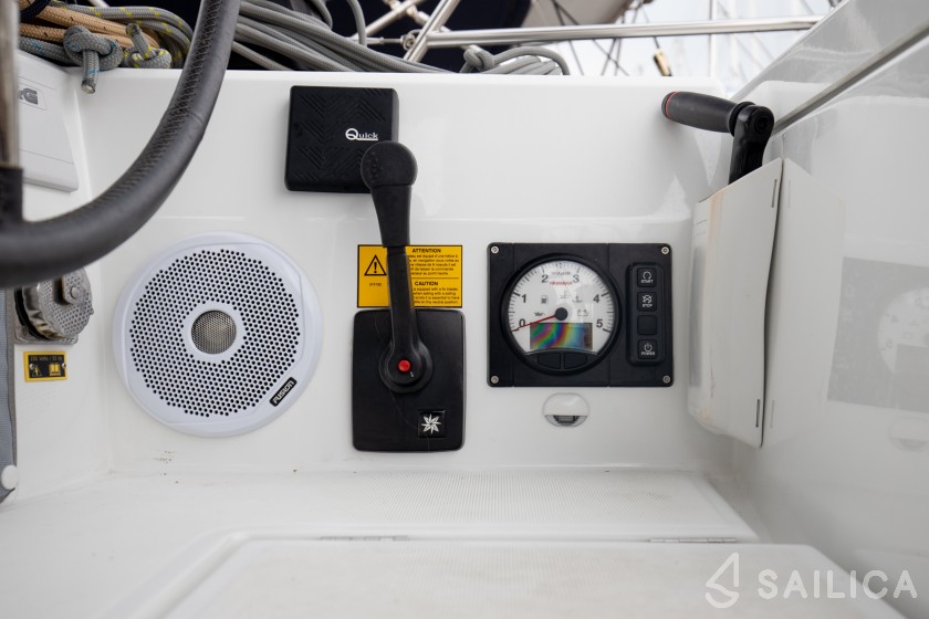 Oceanis 51.1 - Yacht Charter Sailica