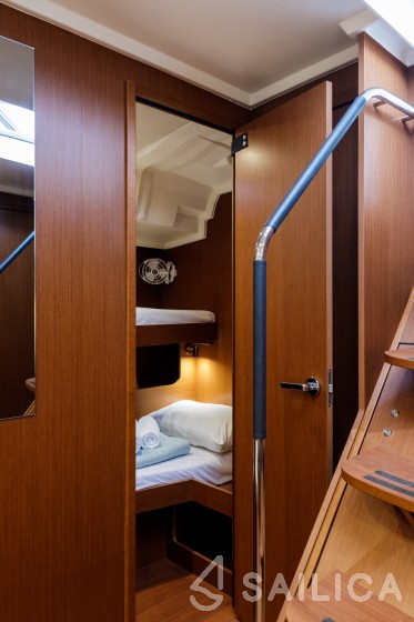 Oceanis 51.1 - Yacht Charter Sailica