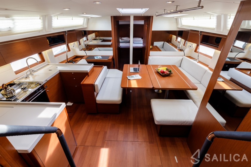 Oceanis 51.1 - Yacht Charter Sailica