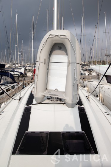 Oceanis 51.1 - Yacht Charter Sailica