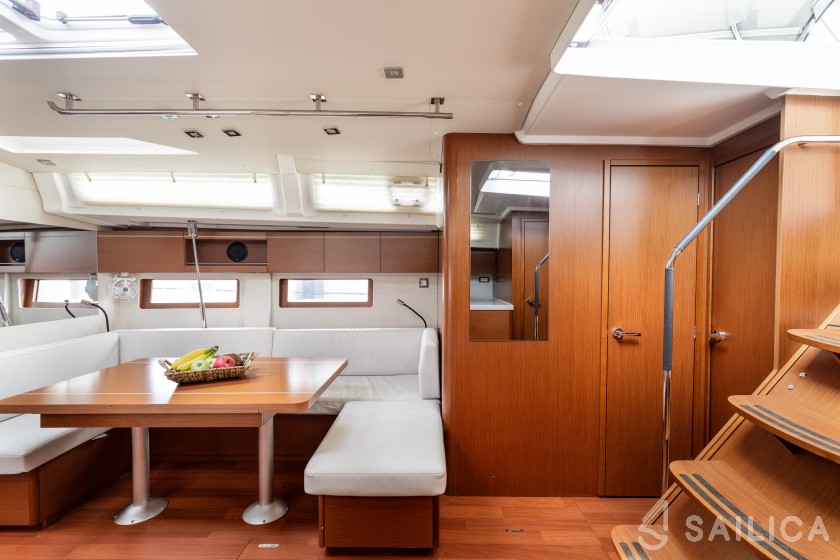 Oceanis 51.1 - Yacht Charter Sailica