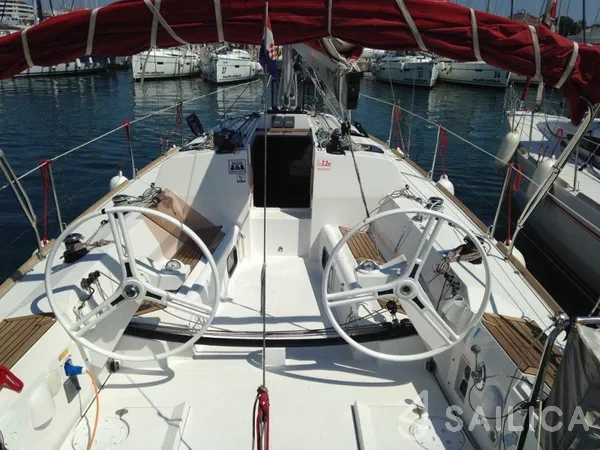 Elan 350 - Yacht Charter Sailica