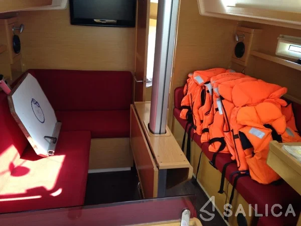 Elan 350 - Yacht Charter Sailica