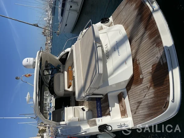 Cranchi M44 HT - Yacht Charter Sailica