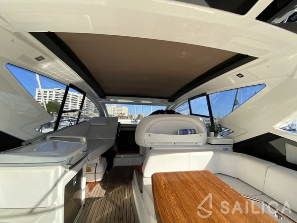 Cranchi M44 HT - Yacht Charter Sailica