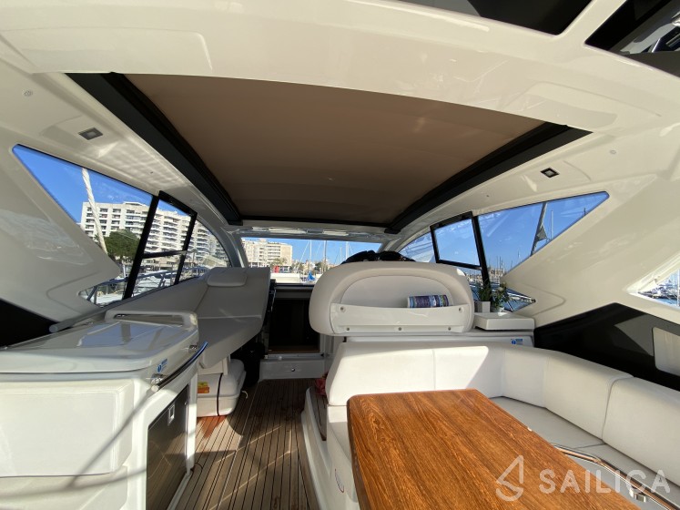 Cranchi M44 HT - Yacht Charter Sailica