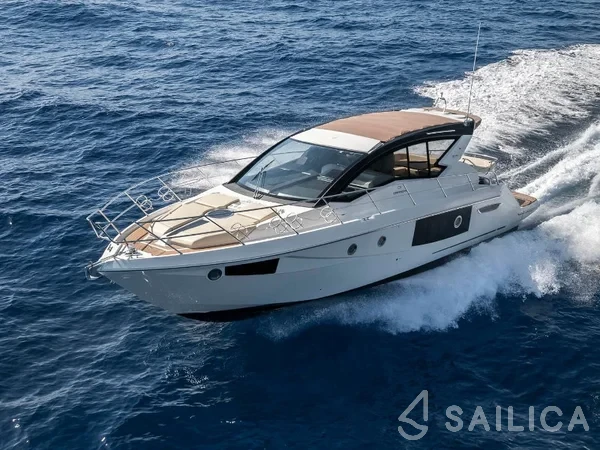 Cranchi M44 HT - Yacht Charter Sailica
