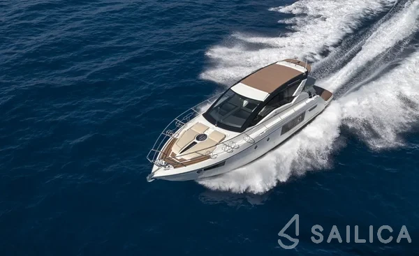 Cranchi M44 HT - Yacht Charter Sailica