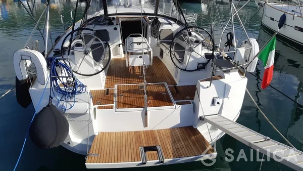 Sun Odyssey 519 - Yacht Charter Sailica