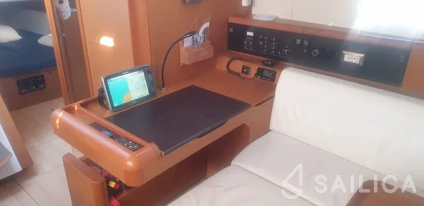 Sun Odyssey 519 - Yacht Charter Sailica