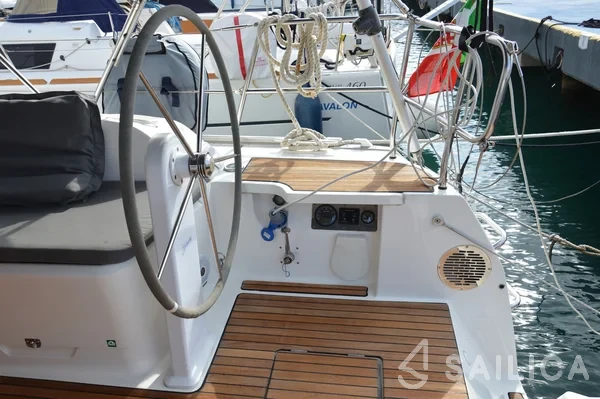 Bavaria 46 Cruiser - Yacht Charter Sailica