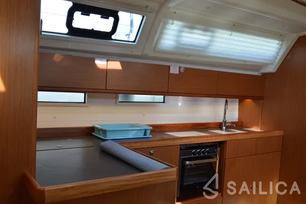 Bavaria 46 Cruiser - Yacht Charter Sailica