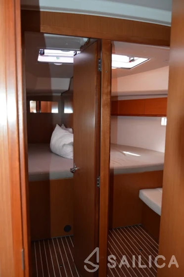 Bavaria 46 Cruiser - Yacht Charter Sailica