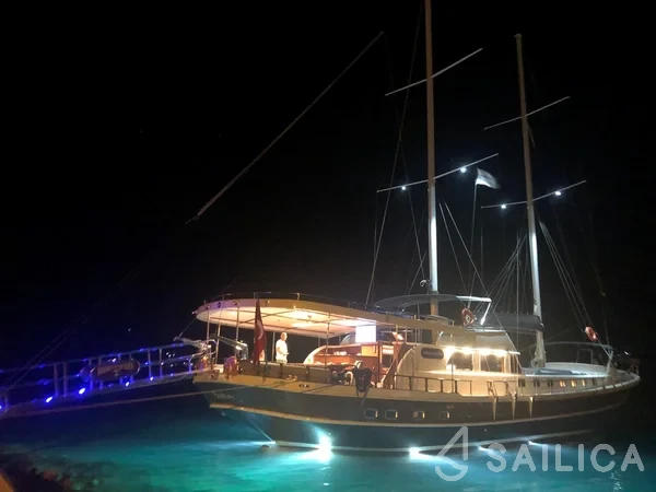Gulet - Yacht Charter Sailica