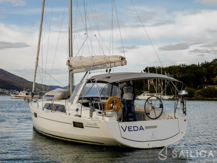 Oceanis 41.1 - Yacht Charter Sailica