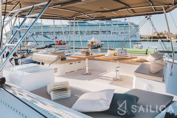 Bali 5.4. - Yacht Charter Sailica
